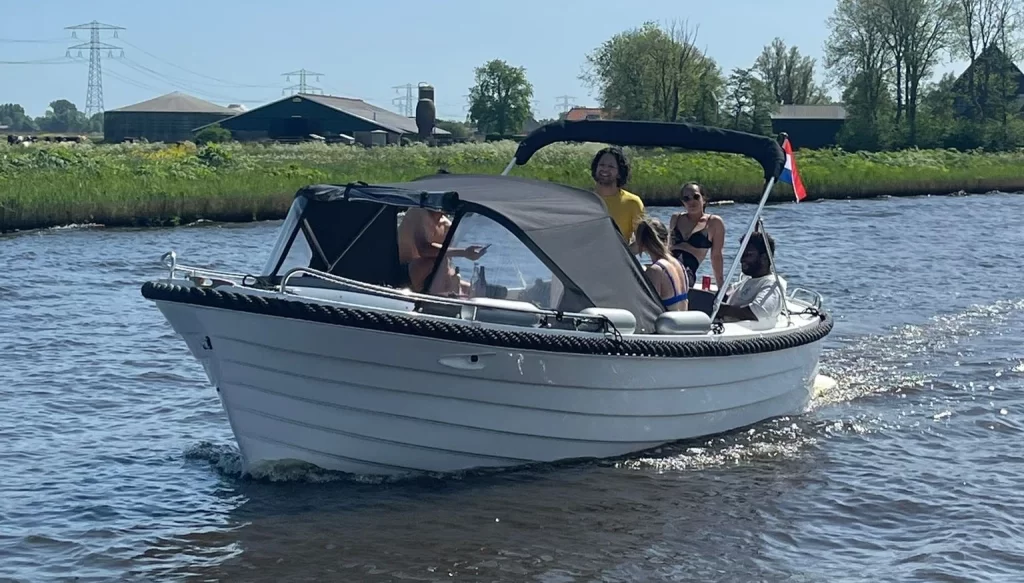 Über Luxusbootverleih - afbeelding -2